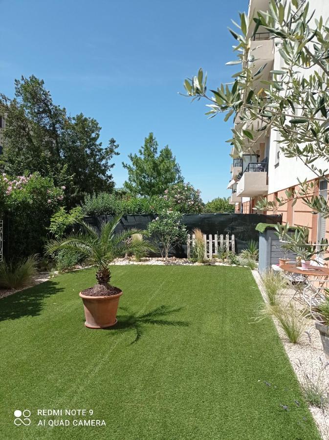 Les Jardins Du Ventoux Apartamento Carpentras Exterior foto